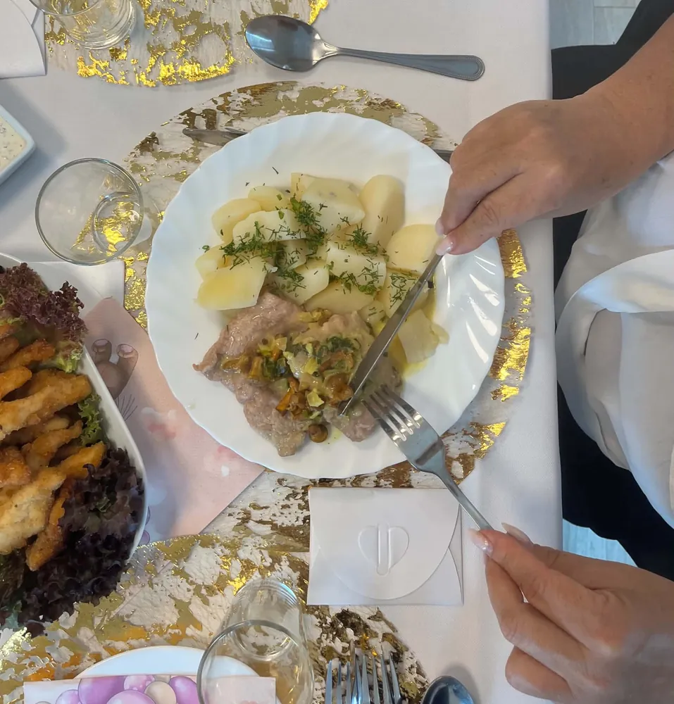 Danie na ciepło z ziemniakami, catering komunijny Siemiatycze